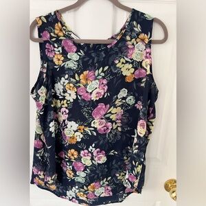 Womens sleeveless Shell